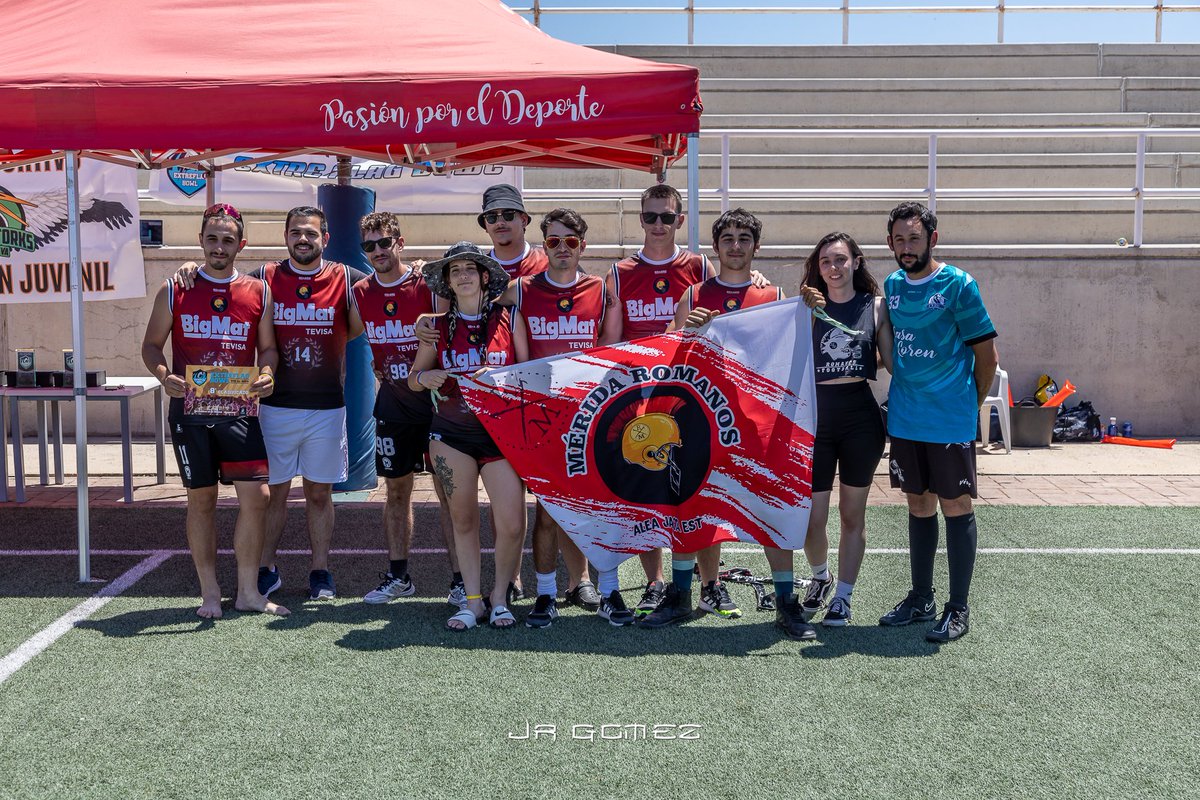 RomanosMerida's tweet image. EXTREFLAG BOWL 2024

Octavos en esta octava edición

✅ Victorias frente a @Vva_BlackStorks Crew y @harriersflag
❌ Derrotas ante Canteiros y @LeganesMonsters

Un año más en este torneo vecino, disfrutando del final de la temporada con equipos amigos y mucho flag🏈

📸 JR