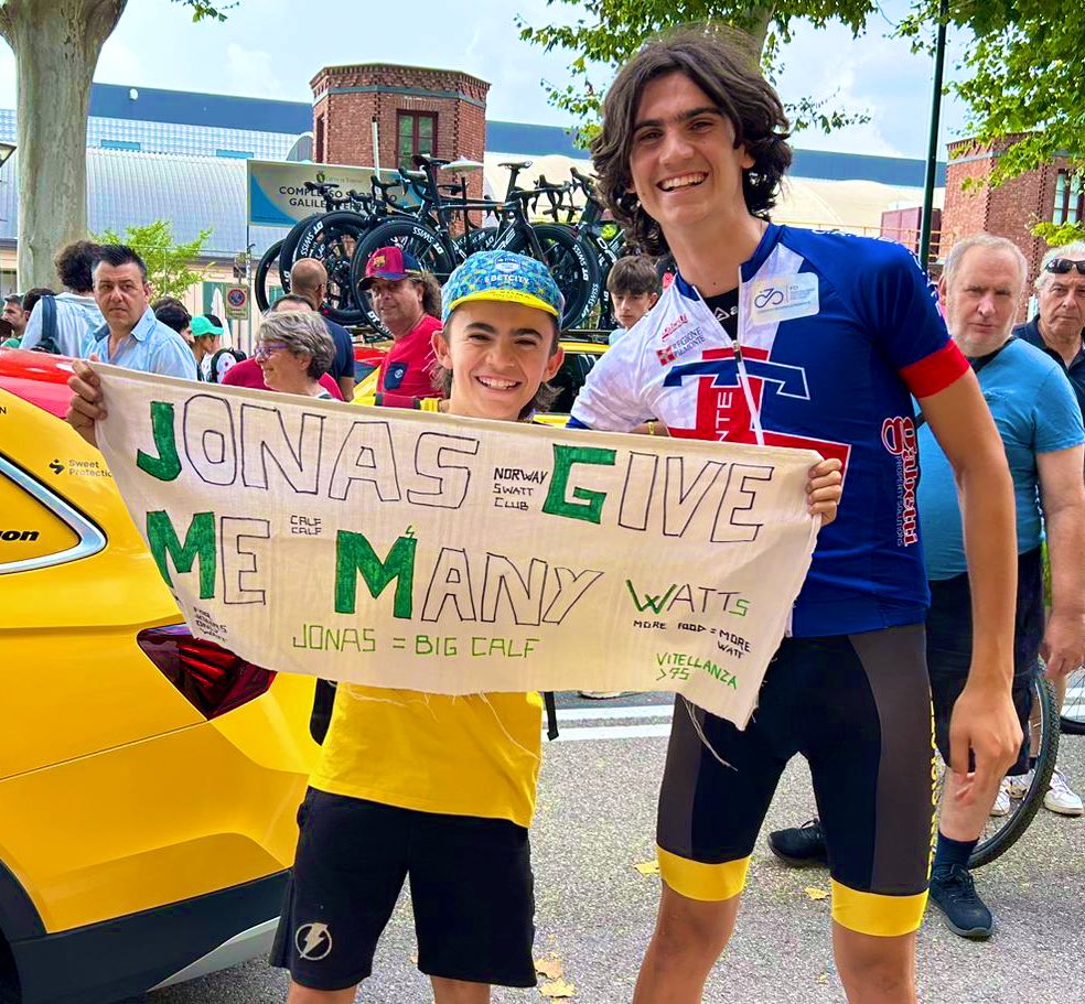 These kids know… More food = more watts 😃 <a href="/AbraJonas/">Jonas Abrahamsen</a> 🍝 ⛽️ <a href="/UnoXteam/">Uno-X Mobility Cycling</a>