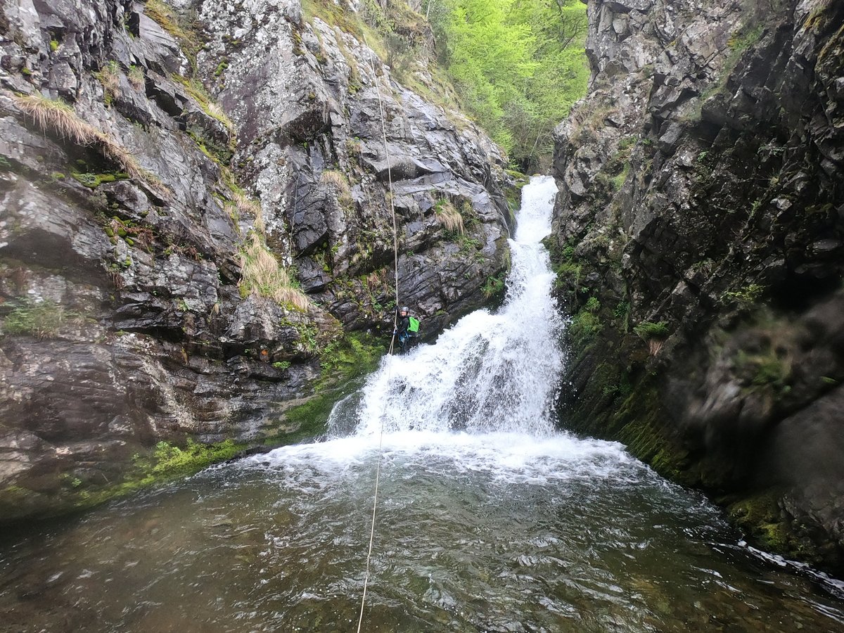espeleogel's tweet photo. Actualización de la documentación del barranco de Onzumbra o Llano de La  Casa, en Ezcaray, en La Rioja https://t.co/u59SjiM8DN https://t.co/0RfPawOkL6