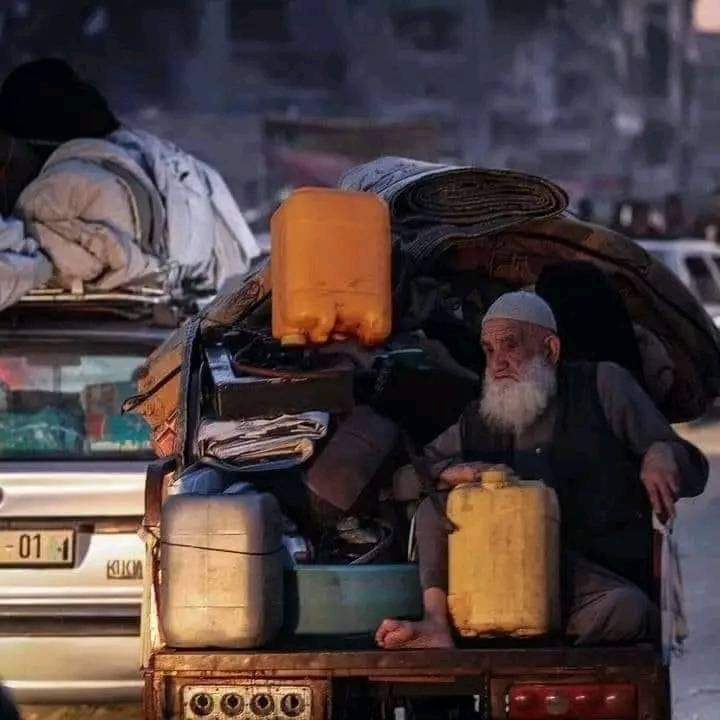 NagatRefaa2423's tweet photo. ليله كالجحيم على خان يونس وغرْة 
بالإضافه للنزوح 
هذه ليلة قاسية جدا لا تنسوهم

#شمال_غرة_يموت_جوعًا 
#Gaza 
#رفح https://t.co/9YBDcA0Awn