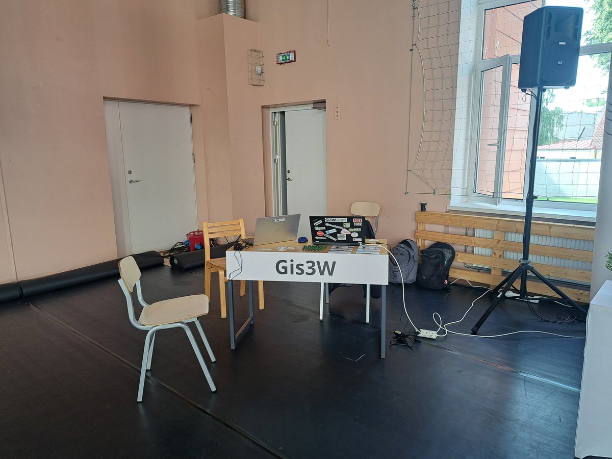 Hi folks!
We of <a href="/_Gis3W_/">Gis3w</a>  are at #foss4ge2024, you can find us at expostion area.

This afternoon we will hold a workshop on #G3WSUITE (room 301 2.00 pm), don't you known what is  it? 
Don't know what it is? Come and visit us at our stand!

#QGIS #webgis #opensource #foss4g