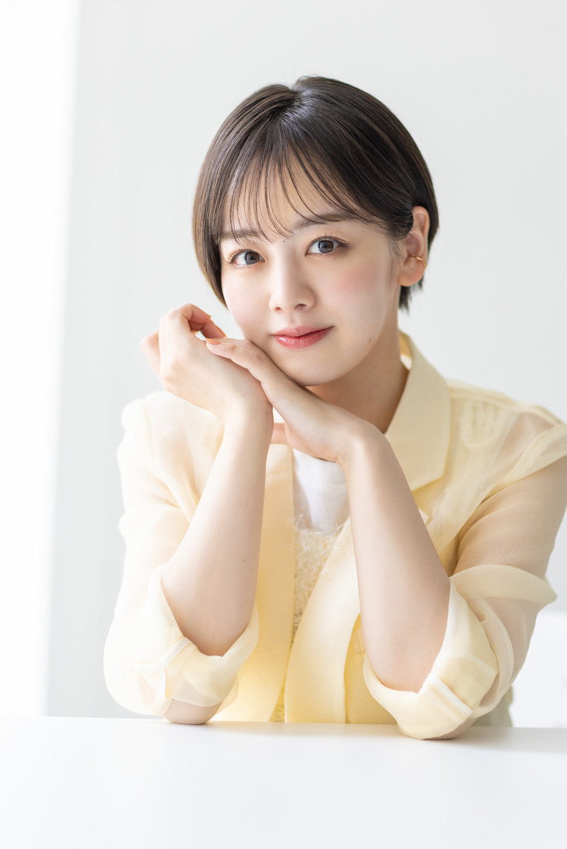 フォロー&リポストで応募／ #伊原六花 さんの サイン入りチェキを抽選