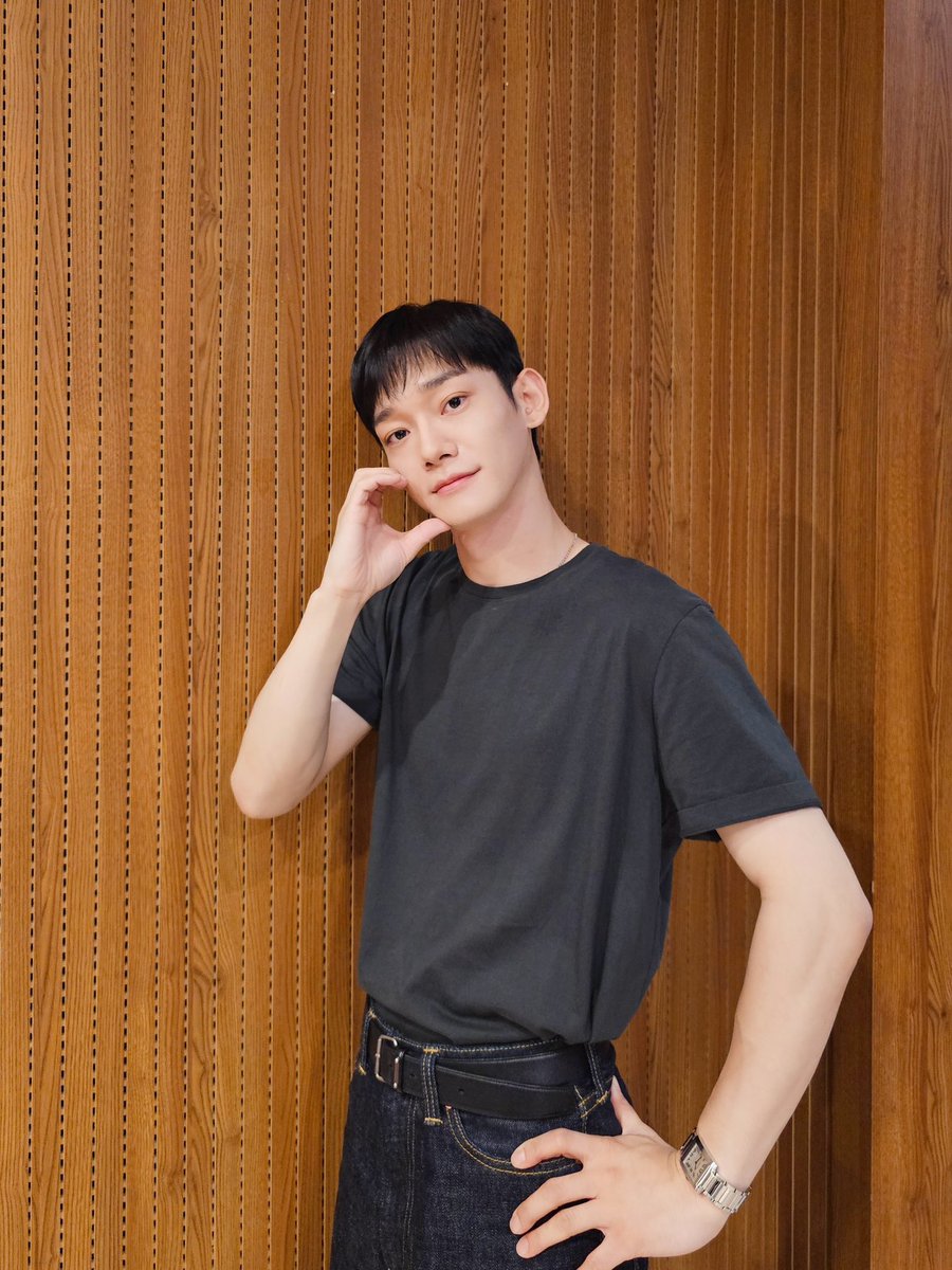 knockknock0408's tweet photo. CHEN https://t.co/RNASbJQ22c