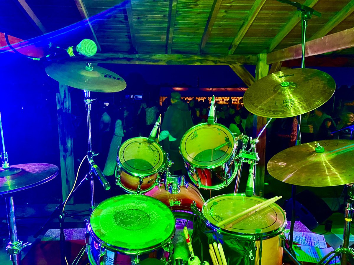 _Queenesque's tweet image. Great gig in Warrington at Moore Rugby Club. 29/6/24.
With the superb Blondie band Picture This.
@GentsOfMoore