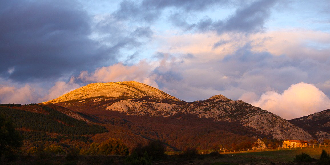 🍃 En el Parque Natural Aizkorri-Aratz hay paisajes increíbles al aire libre con muchos rincones por descubrir ¿los conoces?

📍Parque Natural de Aizkorri-Aratz <a href="/Lautur1/">ArabakoLautada</a>

🍃 Aizkorri-Aratz Parke Naturalean aire zabaleko paisai ugari daude aurkitzeko, ezagutzen dituzu?