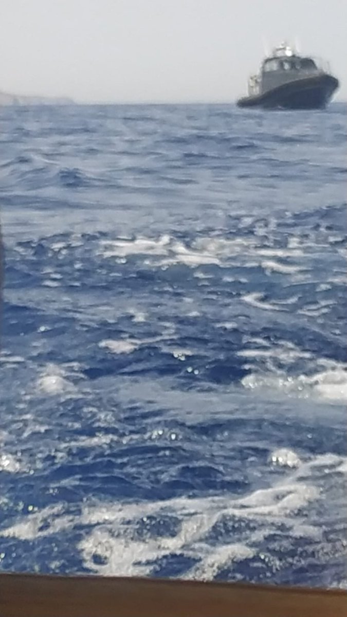 alarm_phone's tweet image. ⁨⁨🆘 from ~24 people in distress near #Lesvos!
The group reports that water is entering the boat &amp;amp; send us a picture, saying that @HCoastGuard approached them. They are afraid of a #pushback!
We informed @HCoastGuard of their distress &amp;amp; urge them to rescue now!
#NoPushback!⁩
