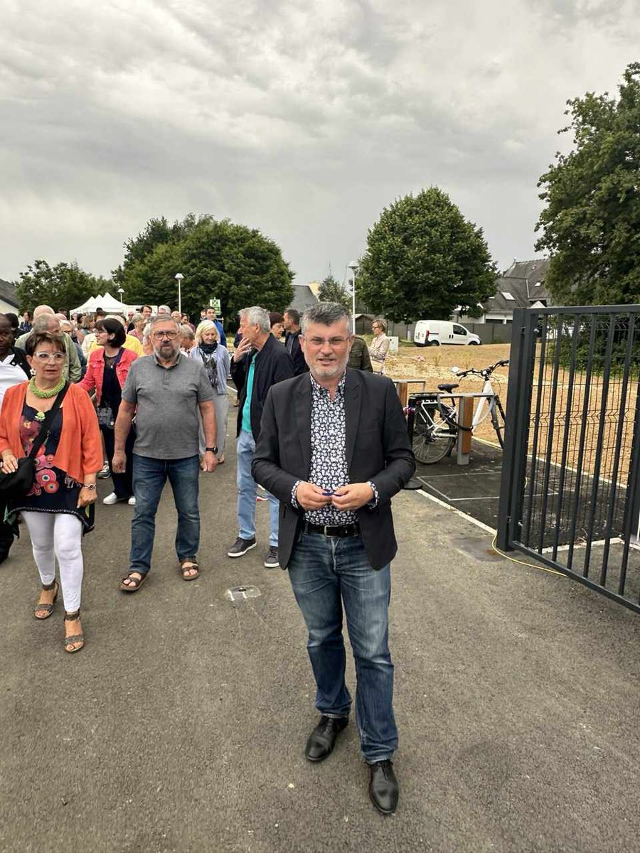 lepretre35's tweet photo. Dans le rétro de la semaine passée...
🔵 Session départementale #CD35 #UCD35
🤝Assemblée générale de l '@amf35_
❤️Inauguration du village associatif à @VilleGregoire
#association
#proximité
#territoire
#illeetvilaine https://t.co/z9pyKlwrWh