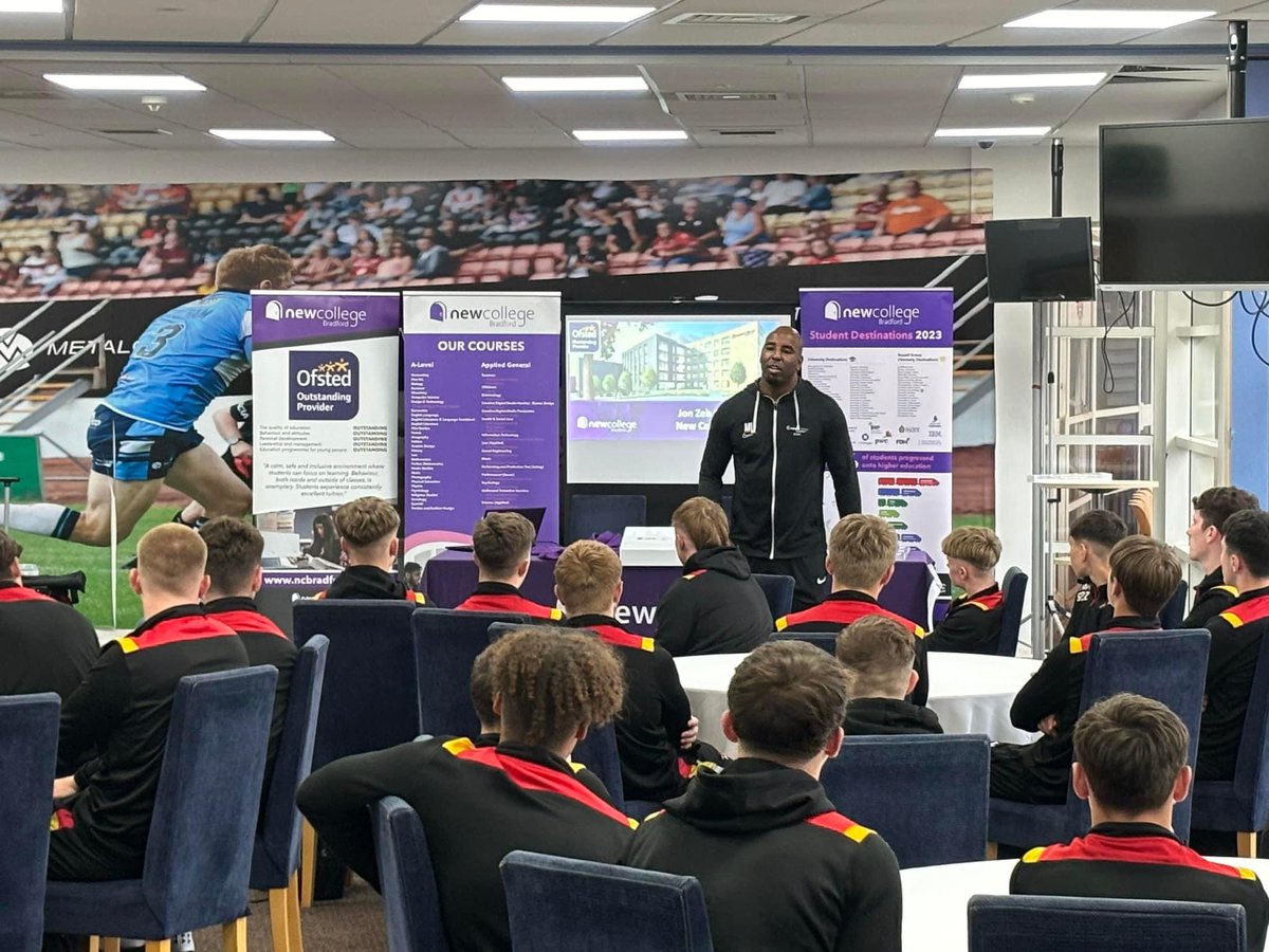 Bradford Bulls (@officialbullsrl) on Twitter photo 🗣️ | Our Scholarship players heard from our skipper, <a href="/m_lawrence90/">Michael lawrence</a> at training last night - who shared his advice on juggling careers on and off the field!
👨🎓 | <a href="/NewColBradford/">New College Bradford</a> were also on hand to offer advice and support on next steps from an educational perspective! 🗣️ | Our Scholarship players heard from our skipper, <a href="/m_lawrence90/">Michael lawrence</a> at training last night - who shared his advice on juggling careers on and off the field!
👨🎓 | <a href="/NewColBradford/">New College Bradford</a> were also on hand to offer advice and support on next steps from an educational perspective!