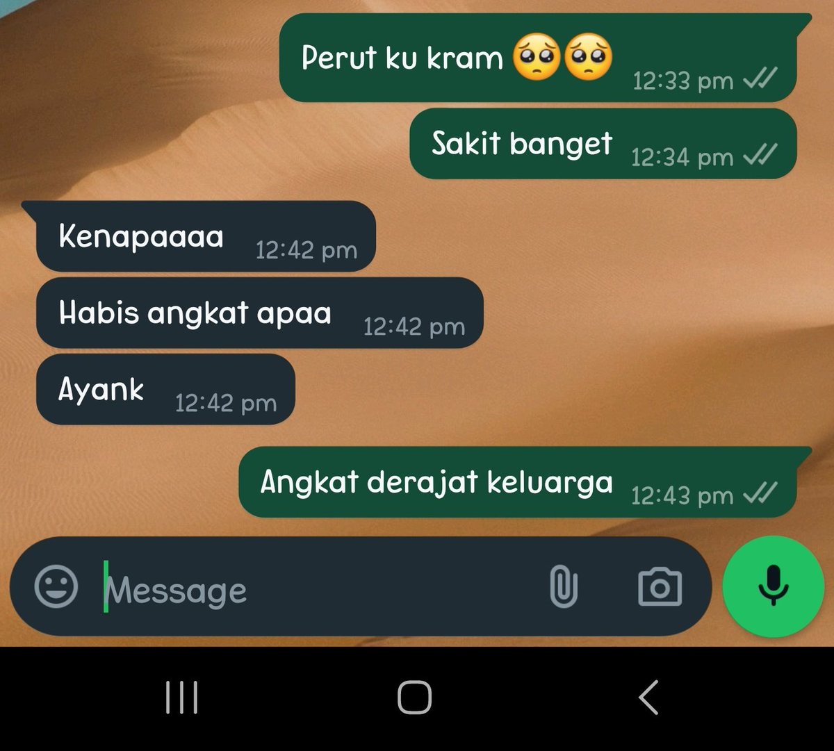 ratiharifah's tweet photo. Berat banget yak beban nyaa ~ https://t.co/aRc13YfSh7