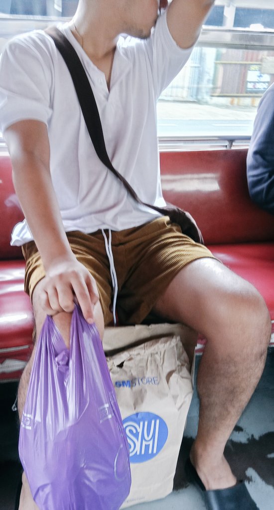 Lance121896's tweet photo. Yung nakasabay ko sa jeep kanina, na bumaba ng BSU Malvar. Pakiss naman ng Isa 😅😅😅 https://t.co/Z8SNUh47SX
