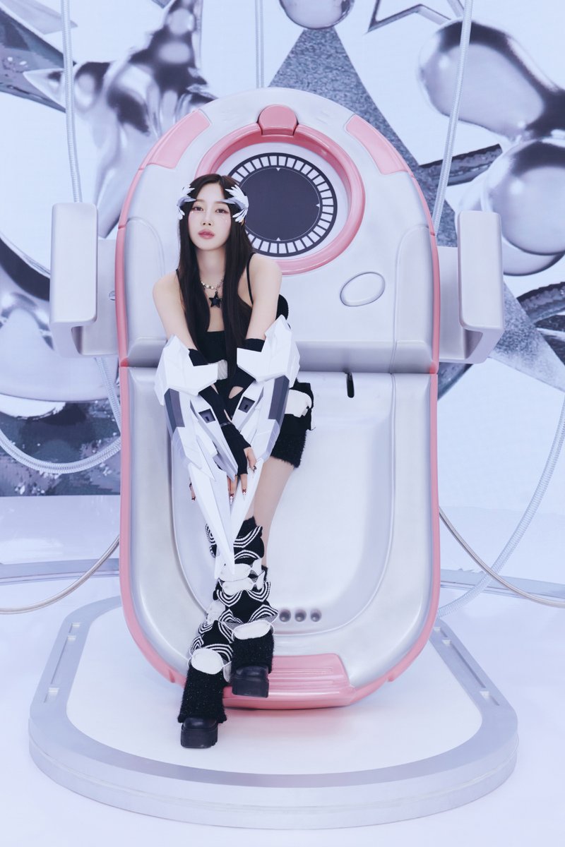 aespa_official's tweet photo. aespa 에스파 ‘Hot Mess’ Teaser Images

aespa 에스파 Japan Debut Single 〖Hot Mess〗
aespa日本デビューシングル 「Hot Mess」
➫ 2024.07.03 0AM (KST/JST)

🔗 https://t.co/f8A8JUnKuX
💿 https://t.co/hna5we4RKE

#aespa #æspa #에스파 #エスパ
#GISELLE #지젤 
#HotMess #aespaHotMess https://t.co/i23lqnVhJZ