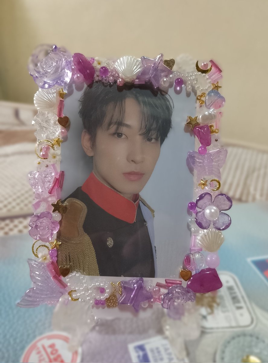 wonu_w_u's tweet photo. Thank you so much for these sparkly items @wonuu_onu! Ang daming freebies! I love the BSS photos, kulang na lang si DK 🤭. Ang ganda ng deco toploader, bagay so much for my Wonu prince 💖 #kcfeedbacks
#gastosniikay https://t.co/jkBvkt2IfG