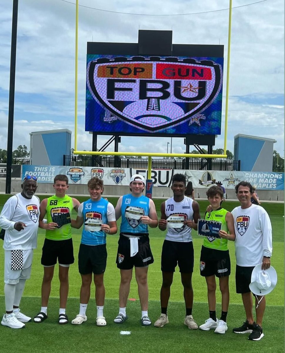 Gbrooks9008's tweet image. Thank you to @FBUcamp and @QB1BLISS for an amazing opportunity at the Topgun showcase in Florida this past weekend. Thank you for the 2026 defensive all camp team award and invite to the national combine in San Antonio