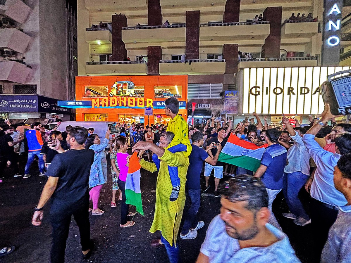 LalitNaval_'s tweet photo. 29-06-2024 night 🎊🎉The Celebrations in Meena Bazaar #mydubai when Team India won the T20 World Cup.🔥
#T20IWorldCup #T20WC2024
- TEAM INDIA...!!!! 🇮🇳#TeamIndiaWon #TeamIndia #IndianCricketTeam #dubai #india #T20WorldCupFinal #CongratulationsIndia #Virat_Kohli #RohitShamra https://t.co/dC4iOgjER6