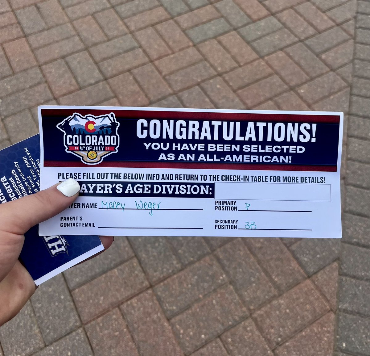 MaceyWeger's tweet photo. Today’s showcase game in Colorado was an absolute BLAST! I met some of the sweetest girls ever. Forever thankful for #team33. Also, I received an All-American award and will get to play in the All-American game Wednesday evening! I cannot wait for the rest of the week!🥎 https://t.co/Ps65TOw6Iy