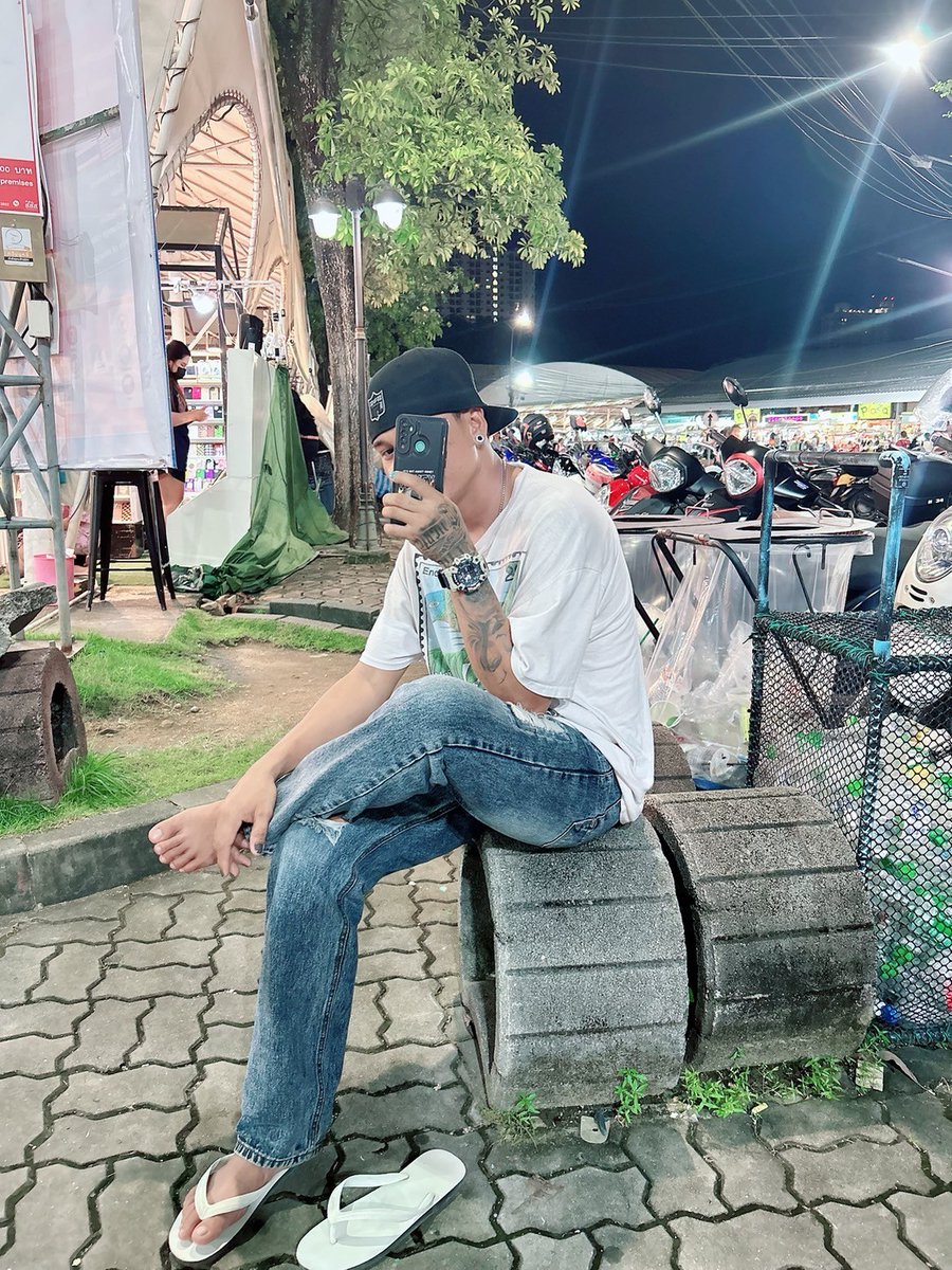 AekaSek's tweet photo. ทำงานไปแบบว่าวงๆๆ https://t.co/FYVs73eVzG
