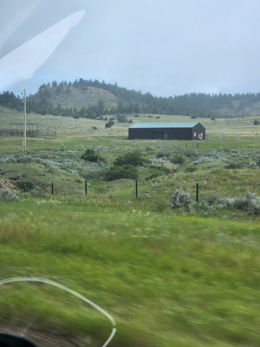 rramos361's tweet photo. Montana is absolutely beautiful! https://t.co/1TDyH8oMZd