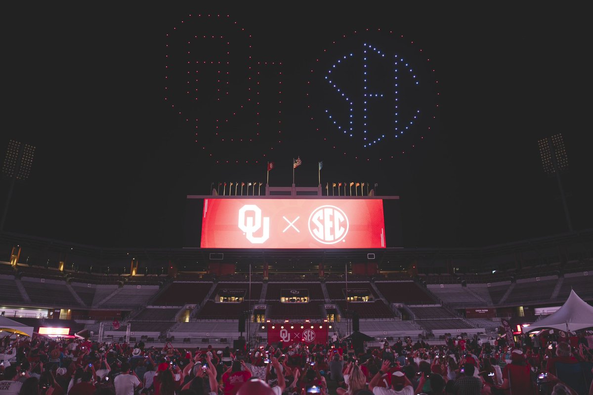 OU_Athletics's tweet photo. 𝗜𝗻 𝗢𝘂𝗿 𝗦𝗘𝗖 𝗘𝗿𝗮 🤩 https://t.co/4yl704k77j