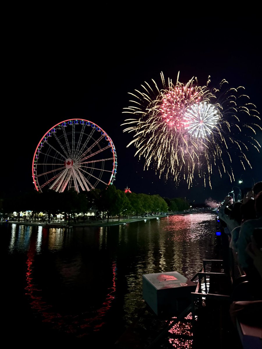 AnacfPhoto's tweet photo. Happy Canada Day! 

#canadaday #mtl #montreal #oldportofmontreal #vieuxportmtl #fireworks 
#urbanphotography https://t.co/J3SpBhlqlD