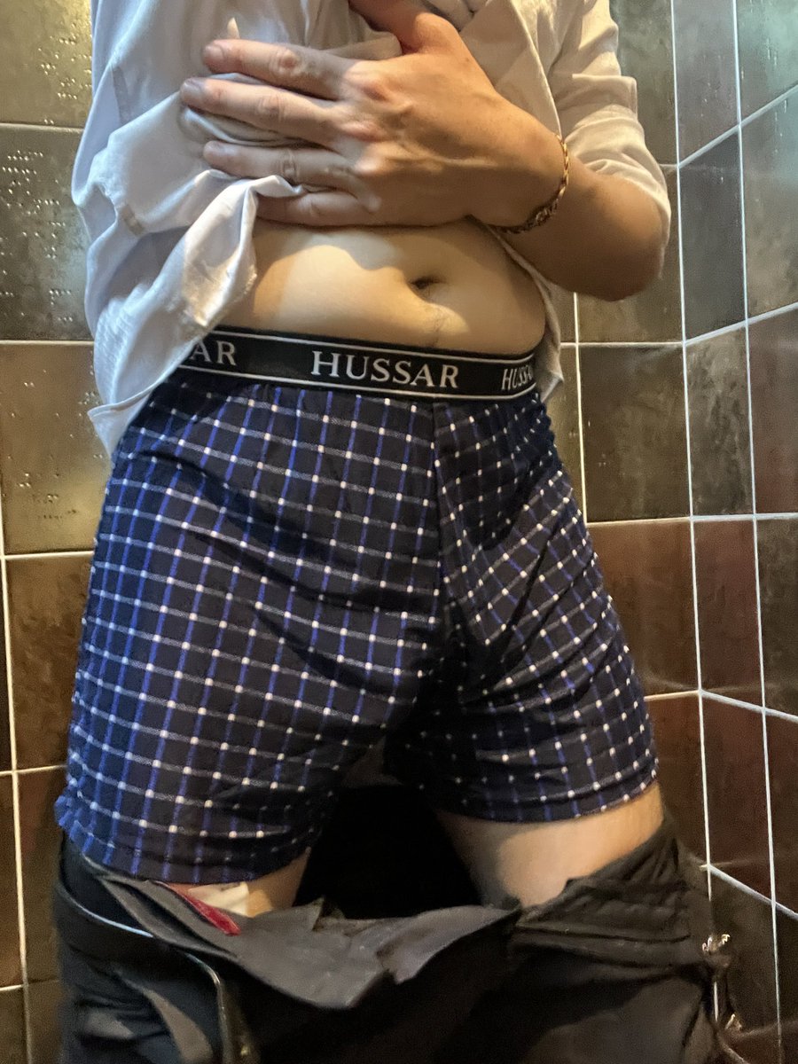 lin28897600's tweet photo. 就是愛穿四角褲
流汗不會黏
又不會捲褲管
#寬四角褲 #異男內褲 https://t.co/aYDcDnOUpb