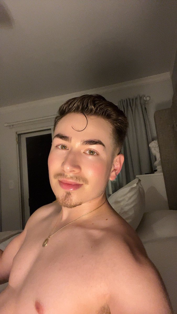 Joeedlt's tweet photo. Got a haircut 💇🏻 https://t.co/zZl16sV0Pb