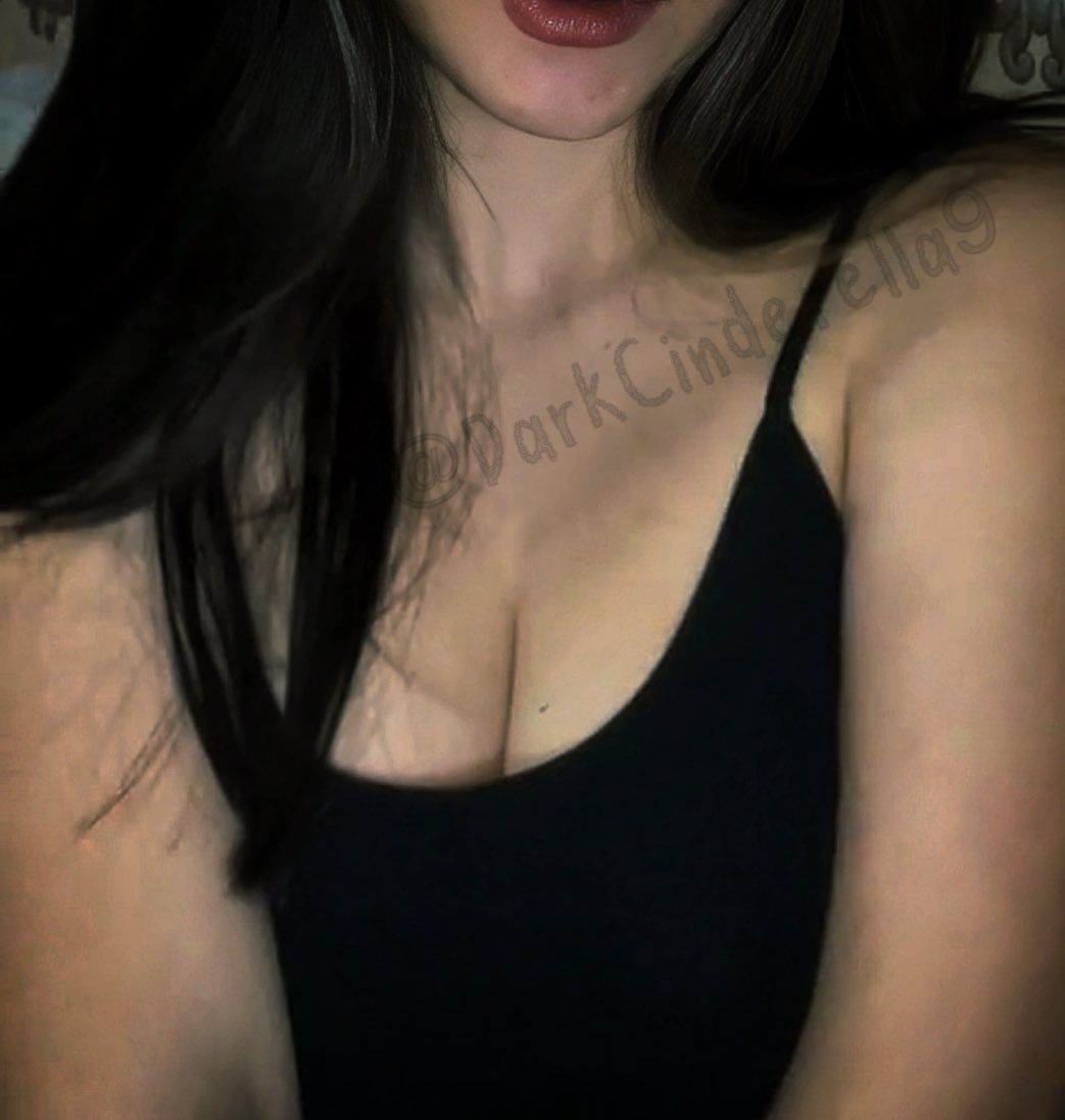 DarkCinderella9's tweet photo. Good morning my babies 💋

کہتے ہیں دنیا کی سب سے نشیلی خوشبو چدائی کے بعد عورت کے جسم سے آنے والی پسینے کی خوشبو ھے👙💦

میرے جسم سے اس وقت صرف میرے پسینہ کی اور میری بلی سے نکلے پانی خشبو آرہی ہے 💦💦

اور یار اگر Repost کی تکلیف نہی کر سکتے تو DM میں انے کی بھی ضرورت نہی 😇 https://t.co/BJu9Bg0Dly
