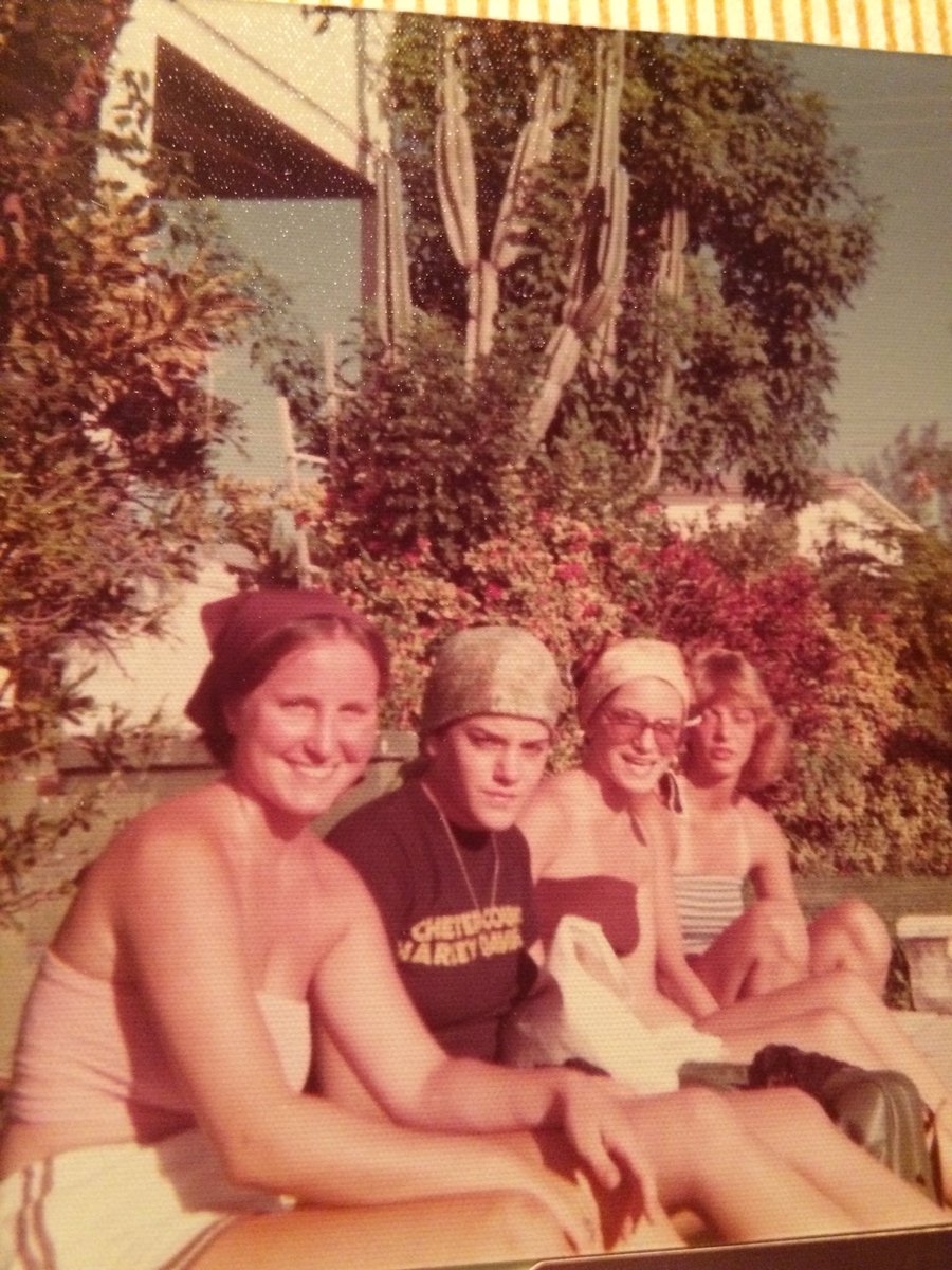 MareQay's tweet photo. @UltraMamaTee @c_baierl_s @doqholliday What?! I lived there in 75’ for about a year! Use to go to Mallory Square, lots of crazy things there 🤭 and the Southern Most Point. Me on the end in front. I was 18! 🫣
#tubetops 🤣🤣🤣 https://t.co/M0HckhZ1xk