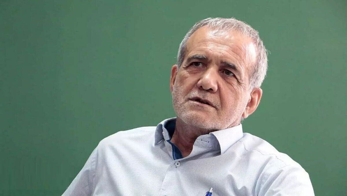 🔴 توهین آشکار پزشکیان به شهید سلیمانی 

متاسفانه بی برنامگی بر صحبت های پزشکیان چنبره زده ولی برای اینکه بتواند طیف تندروی اصلاح طلبان را راضی کند حتی حاضر است شخصیت شهید سلیمانی را هم چنگ بزند.

پزشکیان امشب به صراحت گفت «سلیمانی موی دماغ آمریکایی ها بود.» آقای پزشکیان😠