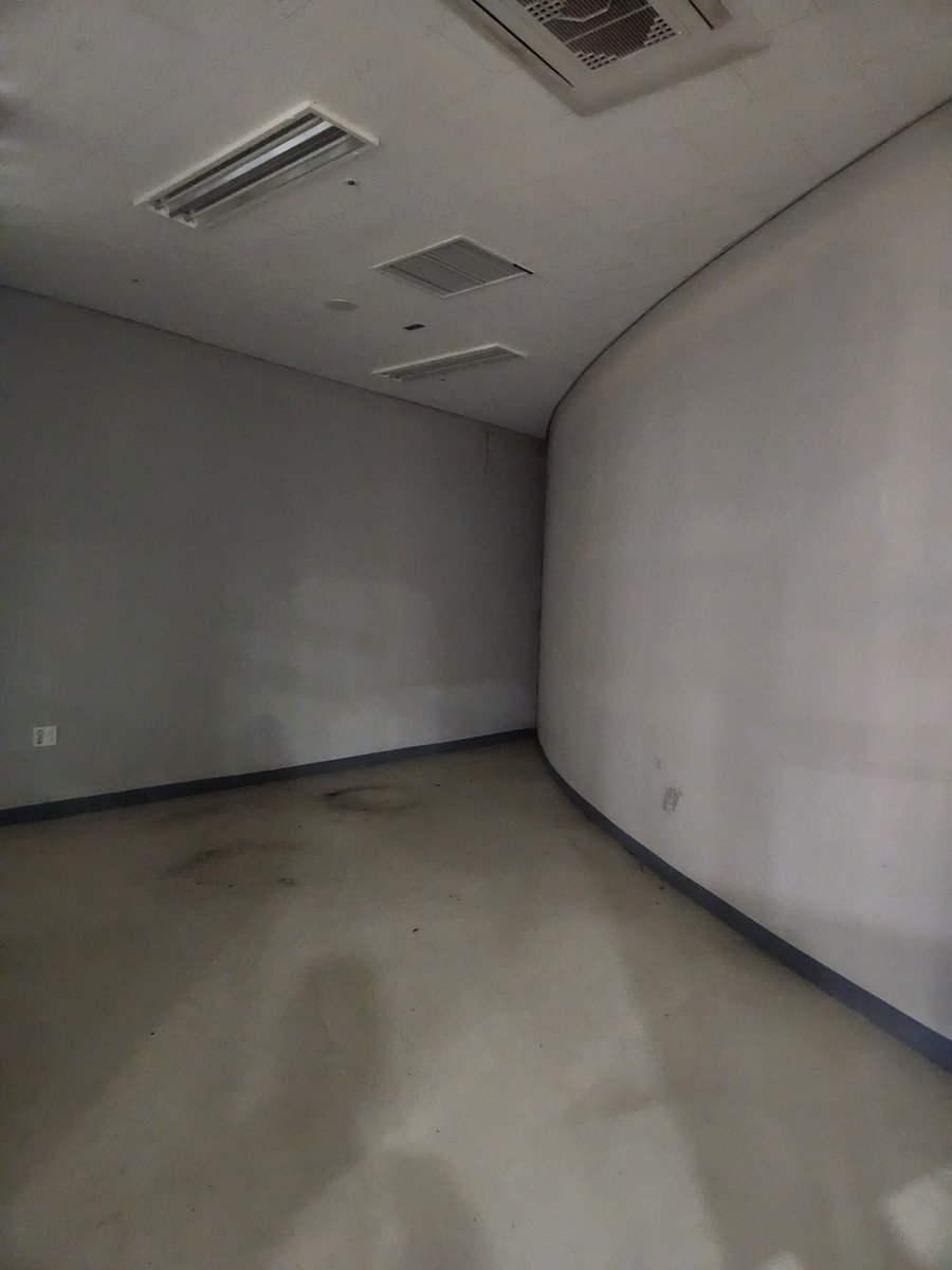 모든 배송이 끝났고 무사히 짐도 뺐습니다
보내주셨던 메세지들 모두 오열하며 감사히 읽었어요
이제야 몸도 정신도 약간 돌아와서🤤 고마움을 전합니다 감사합니다 감사합니다!