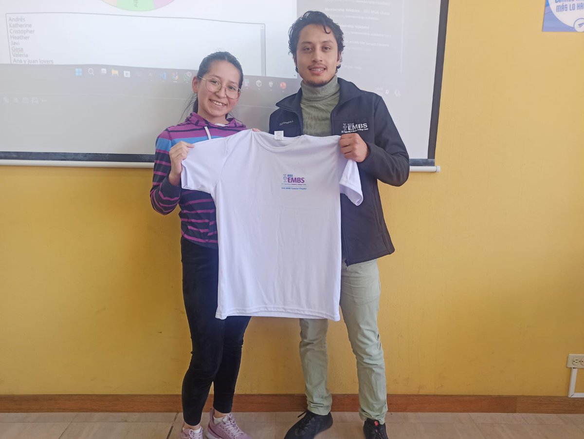 EMBS_EC's tweet photo. 📢 Entrega de Branding EMBS a EMBS UPS Cuenca
El 18 de junio entregamos camisetas con el branding oficial de EMBS a los miembros de la Sección Estudiantil de EMBS en la UPS sede Cuenca. ¡Felicidades a los ganadores! 🎉#IEEE #EMBS #UPSCuenca #Branding #ComunidadEMBS https://t.co/Xyi1rNCGux