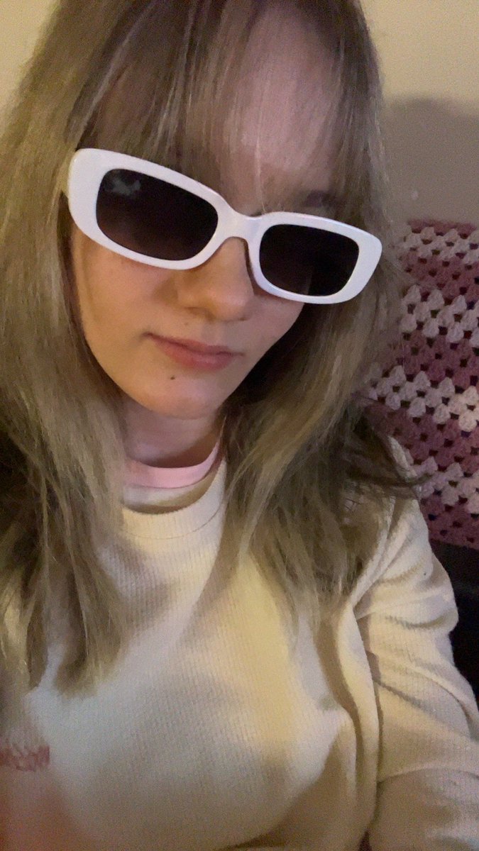 EmilyStaltari's tweet photo. Bonjour 💖🤞 https://t.co/ObfGvJSle1