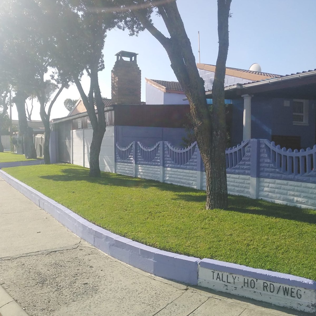 donnythandi's tweet photo. The Beautiful Mitchells Plain Tennis Courts, and the Wimbledon grass in Tally Ho Road.
@ricardomackenzi @geordinhl @alanwinde @RyanOConnorZA @mventerofficial https://t.co/dWpSpenTXd