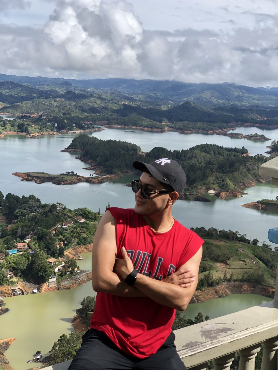 Juanjoven02's tweet photo. Que chimba es guatape❤️#Colombia #boy https://t.co/sS3ouFXy1W