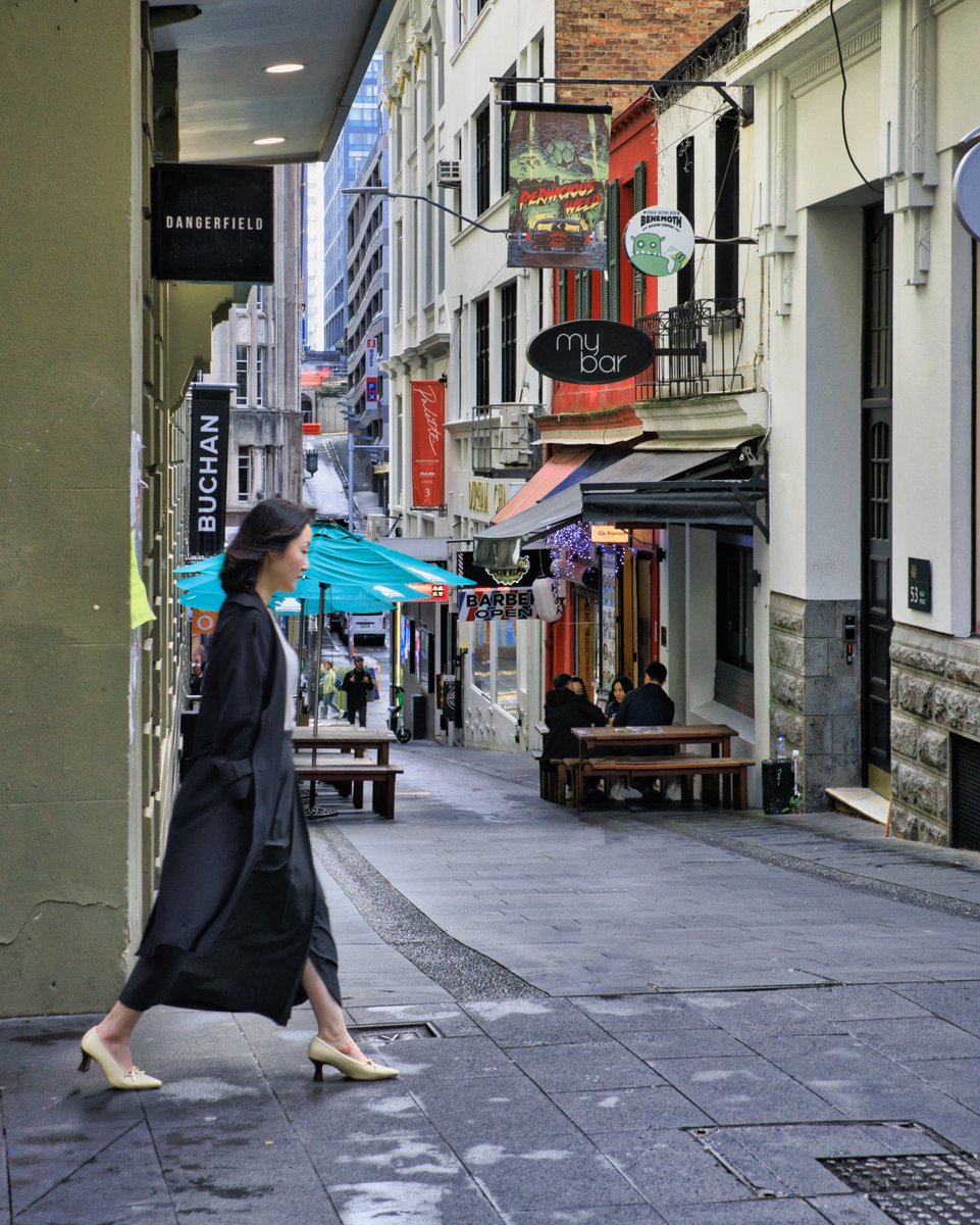 Simon_B_Photo's tweet photo. April photo walk High St , Auckland CBD New Zealand. Part 2 of 3 Overcast weather with some harsh light just for fun.
#photography 
#streetphotography 
#photowalk 
#CanonNZ 
#Canon 
#EOSR7 
#LuminarNeo 
#practiceyourart https://t.co/sEpxucsCgd