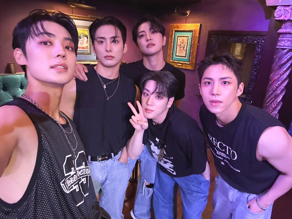 [📸]

240701 REWIND US #6 HOUSTON 공연 종료!

혹시 지금 몇분이에요?
에이스랑 초이스는 천생연분❤️

다음 공연장에서 또 만나요

#ACE #에이스 
#AceSupernatural 
#ACE_US_TOUR 
#REWIND_US
#ACEinHOUSTON