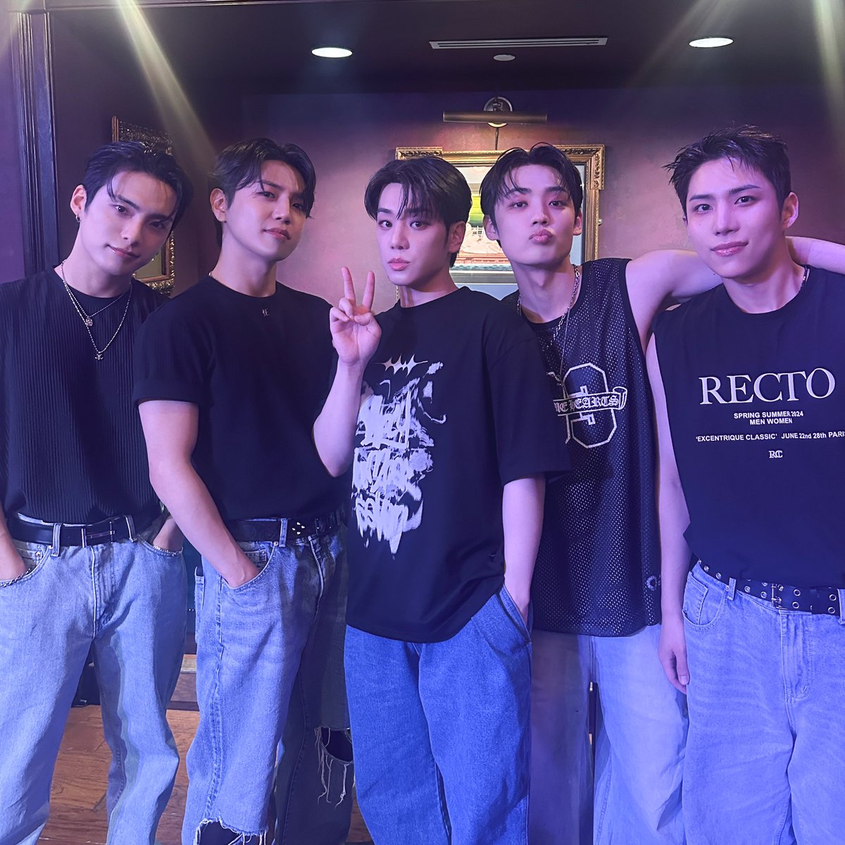 official_ACE7's tweet photo. [📸]

240701 REWIND US #6 HOUSTON 공연 종료!

혹시 지금 몇분이에요?
에이스랑 초이스는 천생연분❤️

다음 공연장에서 또 만나요

#ACE #에이스 
#AceSupernatural 
#ACE_US_TOUR 
#REWIND_US
#ACEinHOUSTON https://t.co/9O7Q1MHaxD