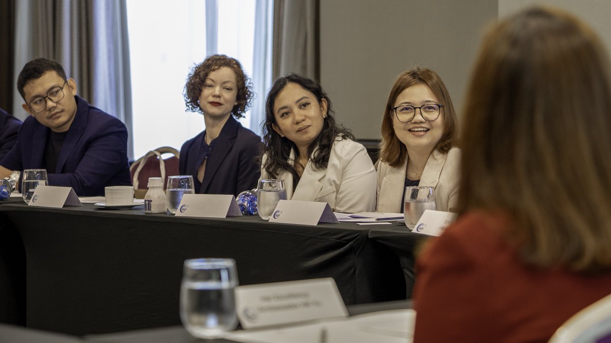 AusAmbPH's tweet photo. Australia supports academic collaboration on maritime security in the Indo-Pacific to uphold UNCLOS. Today, I welcomed early career researchers from 🇦🇺 and Southeast Asia to the @BlueSecProgram workshop here in 🇵🇭. Together, we strive for a peaceful, stable and prosperous region. https://t.co/ClBQvR8Qt7