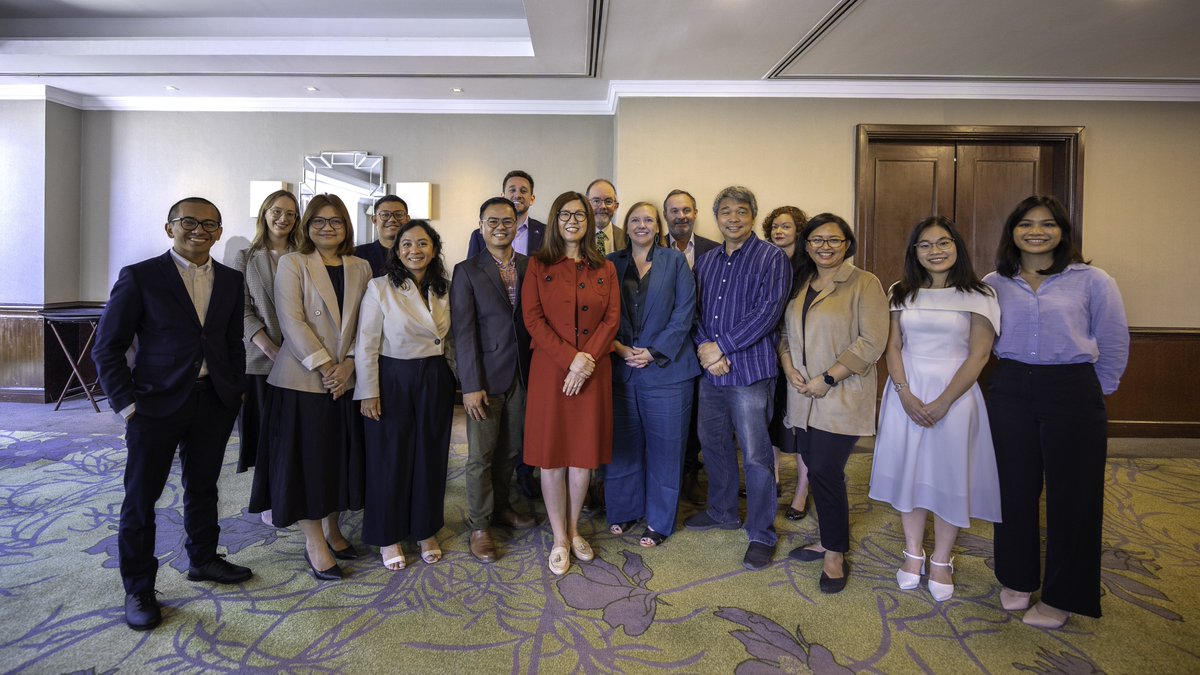 AusAmbPH's tweet photo. Australia supports academic collaboration on maritime security in the Indo-Pacific to uphold UNCLOS. Today, I welcomed early career researchers from 🇦🇺 and Southeast Asia to the @BlueSecProgram workshop here in 🇵🇭. Together, we strive for a peaceful, stable and prosperous region. https://t.co/ClBQvR8Qt7