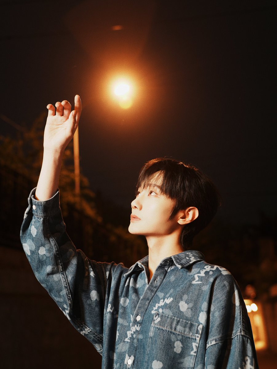LiuyeTH's tweet photo. [#LiuyeWork]  (2)  

มีความฝันไรบ้างที่ทำให้คุณเต็มใจจะออกเดินทาง 
ชีวิตที่ดูเหมือนช้า แต่เร่งด่วนนี้ 
ฉันคิดในใจเพื่อเธอซ้ำแล้วซ้ำเล่า 
ฉันอยู่ที่นี่ทะนุถนอม โอบรับสิ่งดีๆในชีวิตด้วยสุดหัวใจ

 #YEAANDME #หลิวเหย่ #Liuye #刘也        
©®刘也Yea工作室           
📷[2024-07-02] https://t.co/7QynPClp5Z
