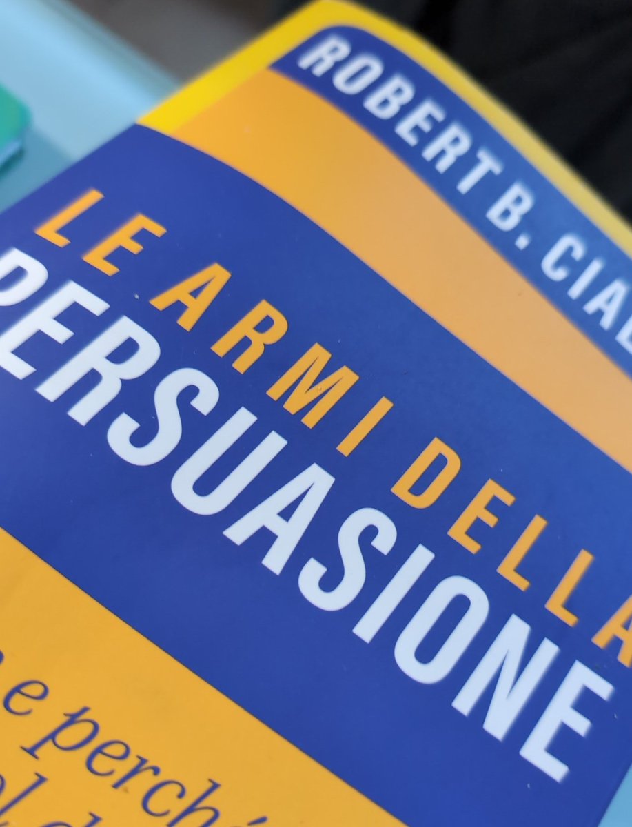 frafacchini's tweet photo. @RobertCialdini è una delle letture che mi mancavano. #influenceatwork 

Thanks professor. https://t.co/hgQHRYPy81