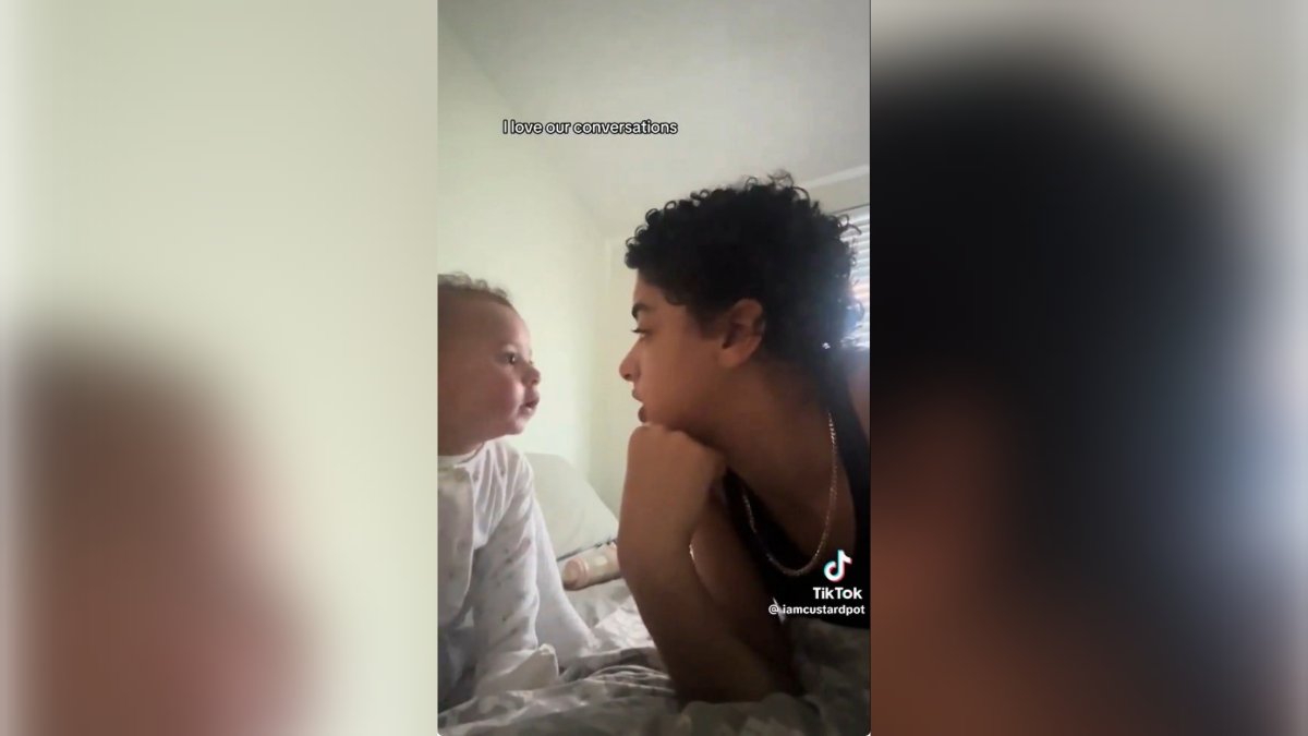 University of Liverpool News (@livuninews) on Twitter photo The viral video of scouse baby, Orla has been seen by millions.
Here <a href="/LivUni/">University of Liverpool</a> Psychology lecturer Dr Andrew Jessop writes for The Conversation about the science of baby babbling – and why it can take on accents ⬇️
news.liverpool.ac.uk/2024/07/02/the… The viral video of scouse baby, Orla has been seen by millions.
Here <a href="/LivUni/">University of Liverpool</a> Psychology lecturer Dr Andrew Jessop writes for The Conversation about the science of baby babbling – and why it can take on accents ⬇️
news.liverpool.ac.uk/2024/07/02/the…