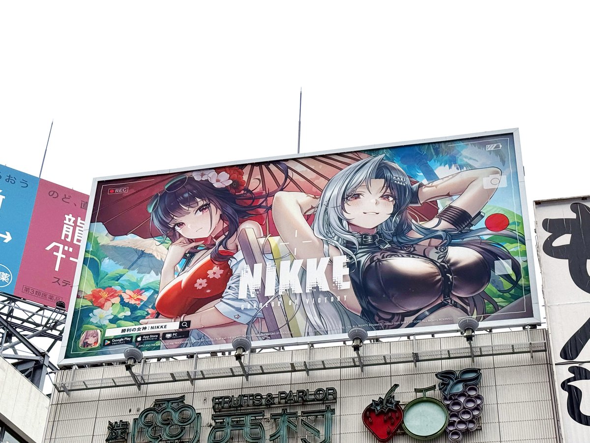 JR秋葉原駅改札内エスカレーター＆階段を『勝利の女神：#NIKKE』の広告