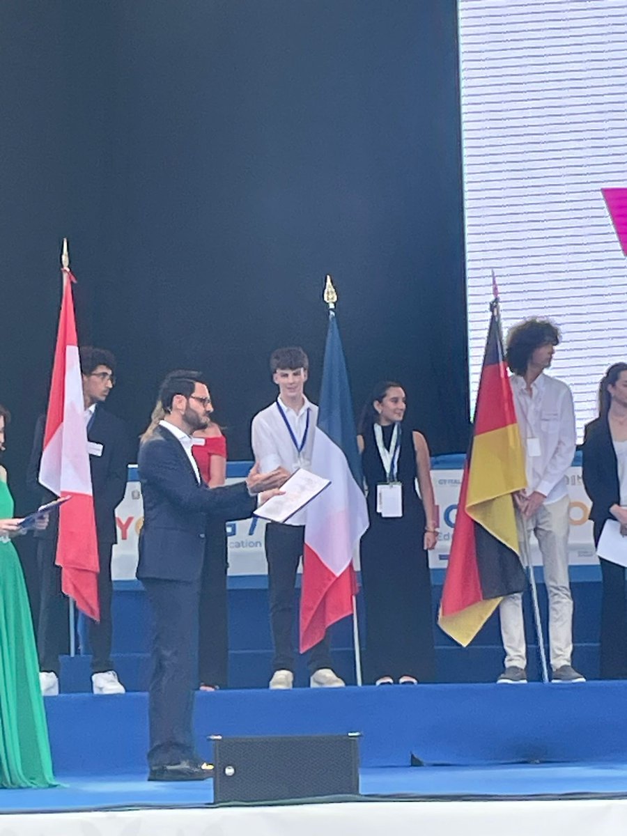 Lycée Pilote Innovant International #LP2I tweet media