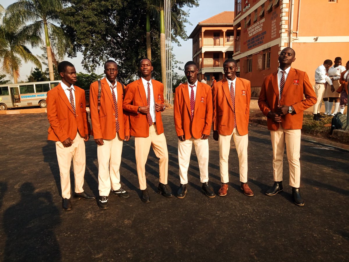 Godmark_High's tweet photo. Our students!! https://t.co/jDw5w3VJJn