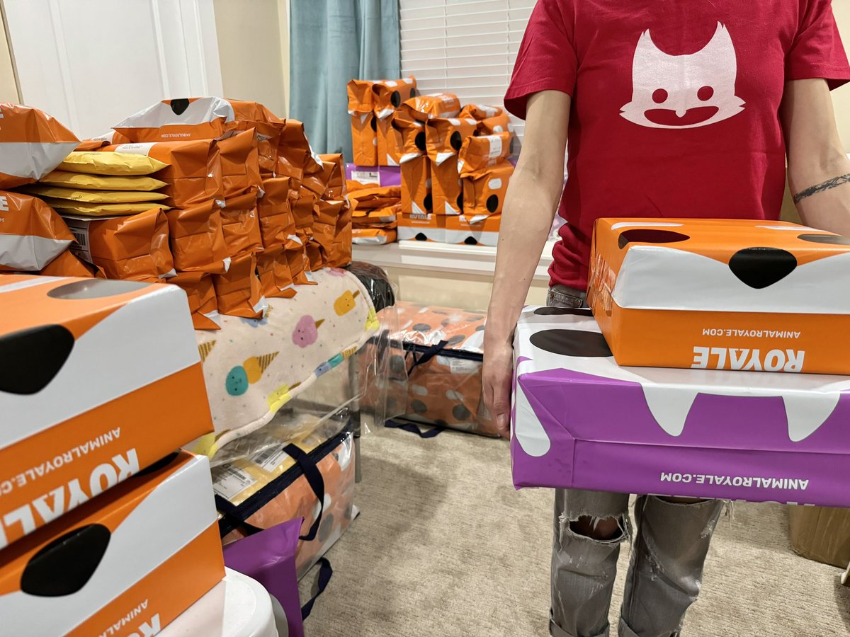 Hope everyone had a nice Canada Day! 🇨🇦

Wore my S.A.W. Visitor Tee to be festive while packing orders today 😂