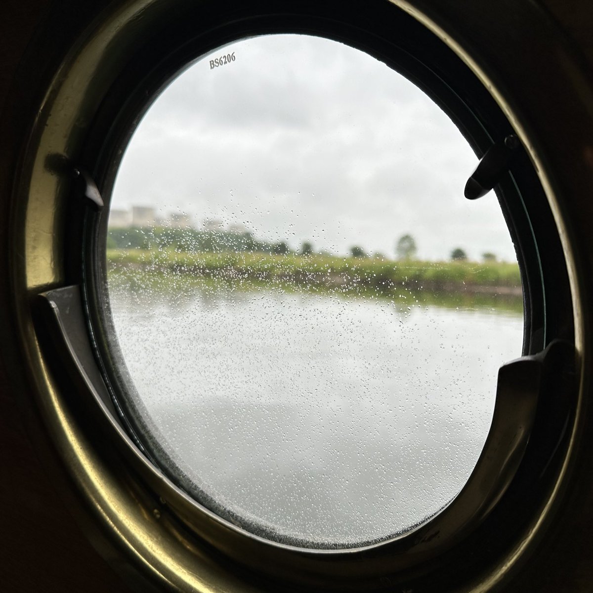 martkelly's tweet photo. View through the porthole 2nd July 2024. Lit the stove. https://t.co/Mg87zRjNlR
