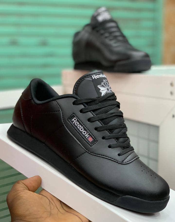 MmasiBruno's tweet photo. Rbook org kabisa
✨Nicheki online WhatsApp namba 0767352949 au 0623721907
✨ Mikoan nafanya delivery na nchi jiran 🇰🇪 🇺🇬 🇿🇲 🇲🇼 🇳🇪 🇧🇼
✨ Size 40 to 45
Price 65000 https://t.co/1DncRZDLwB