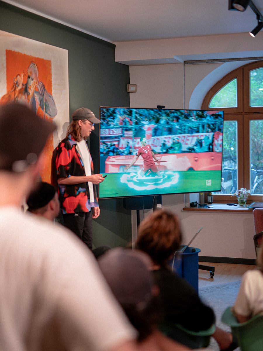 andwhy_studio's tweet photo. Recently we hosted the Motion Design Munich Stammtisch in our Munich office 🥰

We had some world-class speakers like @MSLBVR @vincentschwenk and #Kreatives 🧨🔥 

Thanks to Tim from MDMunich for organizing 😍 https://t.co/MEmUtRf1Pc