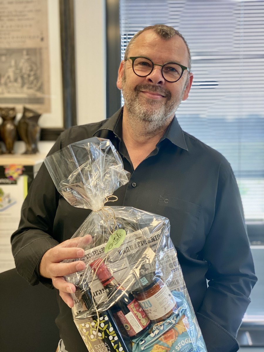 Jaap Hak  is een trouwe fan van ISO Groep en een echte #ambassadeur. Daarvoor bedanken we hem hartelijk met een Italiaans delicatessen pakket. 🇮🇹🍝🫶