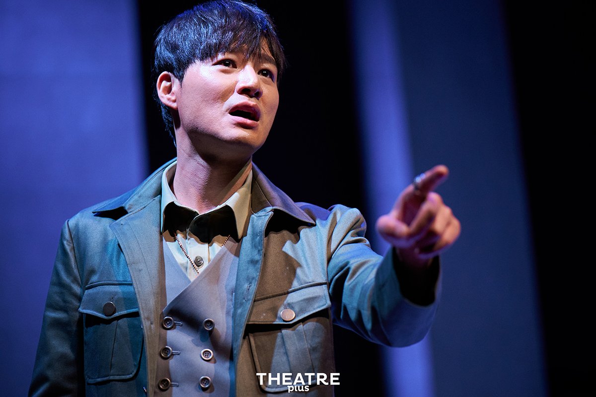theatreplus_twt's tweet photo. [PICK🤘] 호메로스의 대서사시를 재구성한 연극 <일리아드>가 돌아왔습니다👏 그리스와 트로이의 전쟁을 노래하며 영웅과 신, 죽어가는 전사들의 장렬한 순간들을 전하는데요. 과거의 이야기에서 시작되어 현재까지 반복되는 전쟁에 대해 역설하는 작품!
-
📲https://t.co/0Q0QVmYEYg https://t.co/0cWhdA3oFV